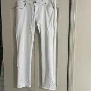 White denim jeans